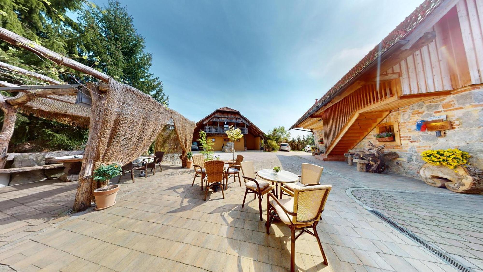 Resort Hisa Ida - Apartments With Hot Tub And Sauna Ivancna Gorica ภายนอก รูปภาพ