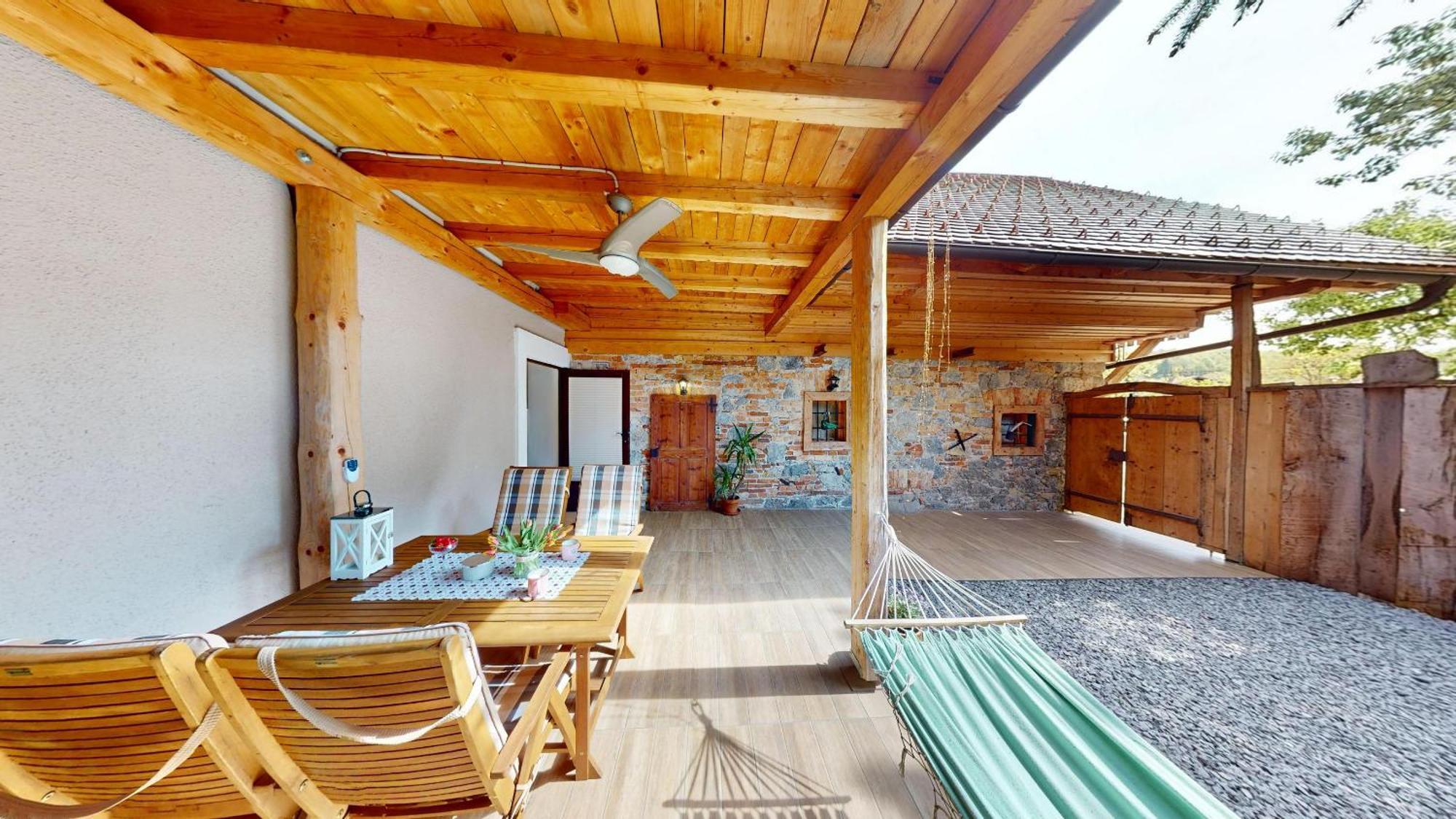 Resort Hisa Ida - Apartments With Hot Tub And Sauna Ivancna Gorica ภายนอก รูปภาพ